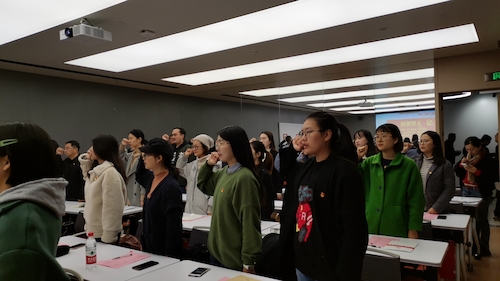 师生党员重温入党誓词 师生党员重温入党誓词