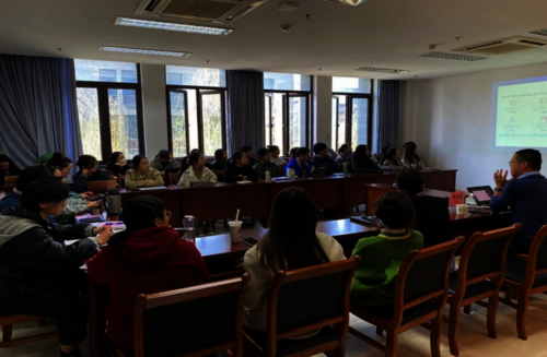 原大学外语部副主任戎宏斌校友回外院交流 原大学外语部副主任戎宏斌校友回外院交流